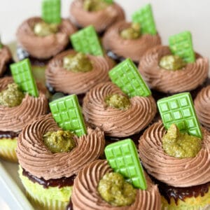 Make Our Dubai Chocolate Bar Cupcake